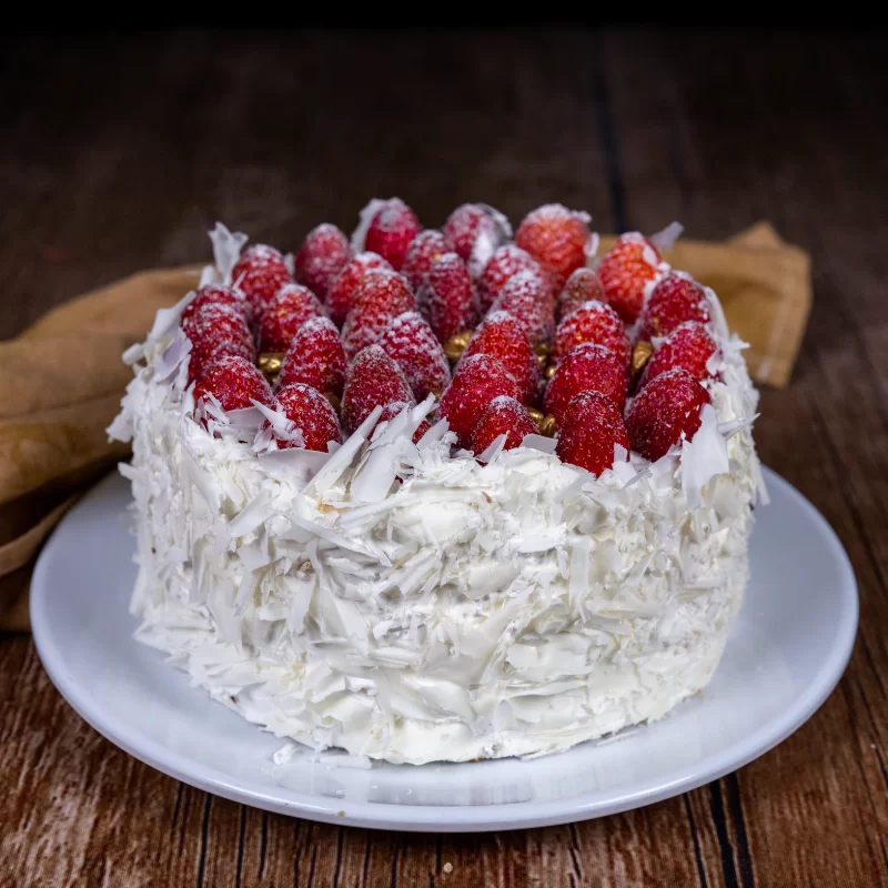 Beyaz kremalı pasta