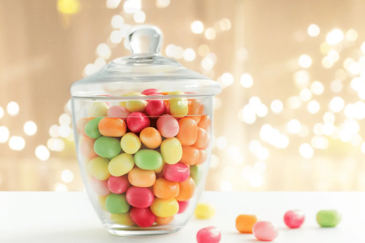 Cam kavanozda rengarenk draje çeşitleri