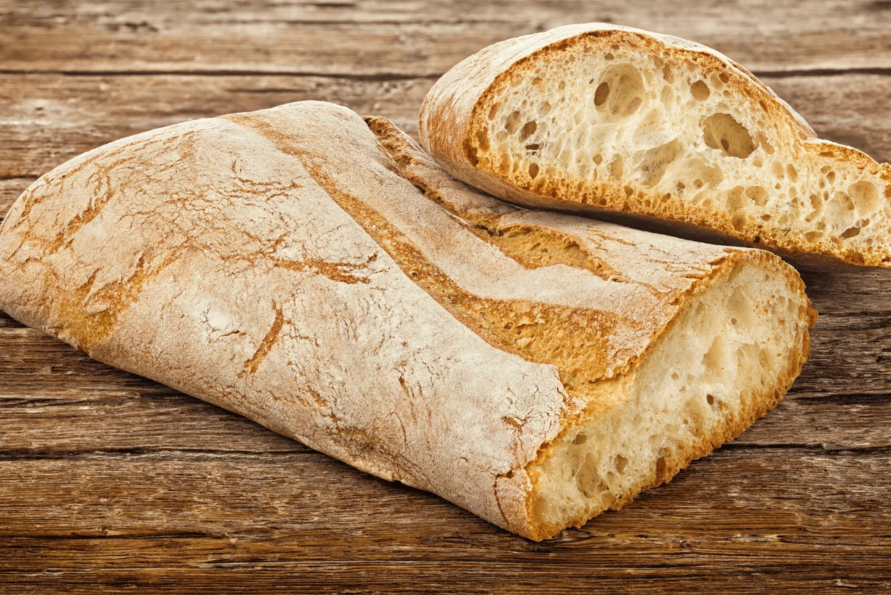 Rustik görünümlü İtalyan ciabatta ekmeği