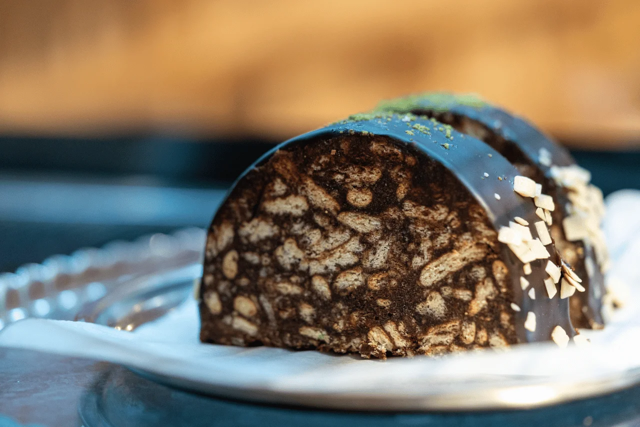 Çikolatalı mozaik pasta dilimi