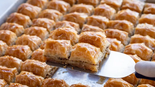 Şekerlenen baklava nasıl çözülür